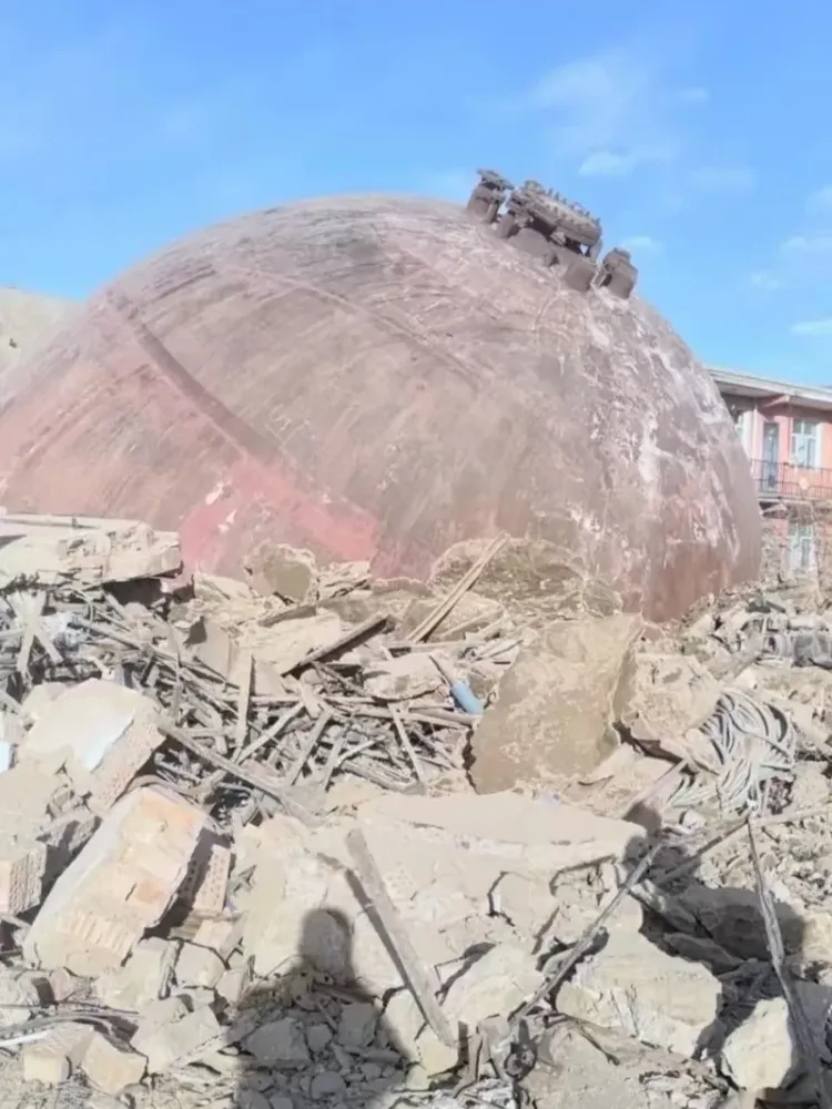 炼钢巨兽为何失控：包钢球罐爆炸与钢铁的冶炼逻辑